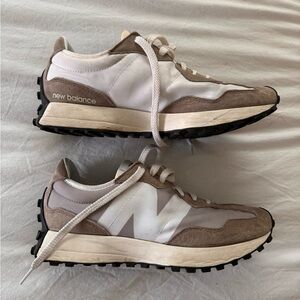 New Balance 327